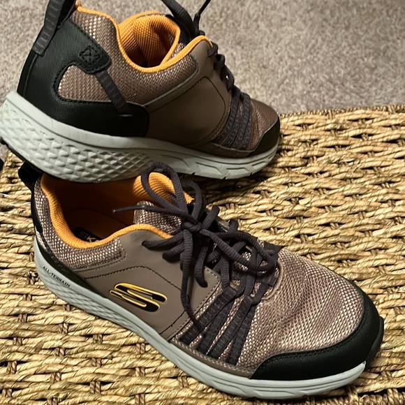 Skechers Men’s Size US 10. SN 562548 Color TPBK. Like new. Worn once - Picture 1 of 8